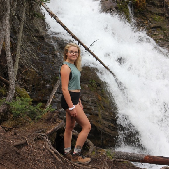 Meet your Posher, Katie - Picture 1 of 1